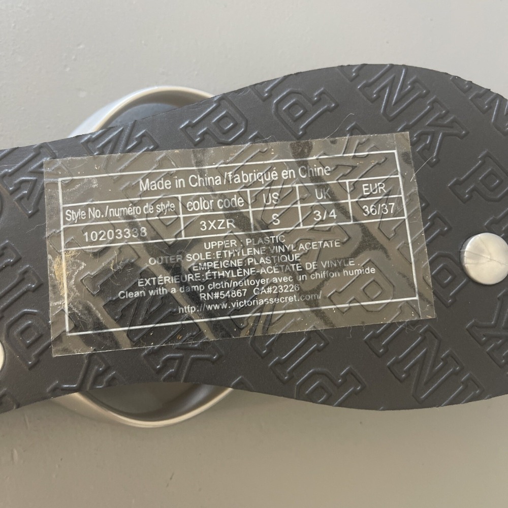 Victoria Secret Pink Flip Flops Thongs BRAND NEW Size 5-6 Black Silver Logos - Picture 5 of 6